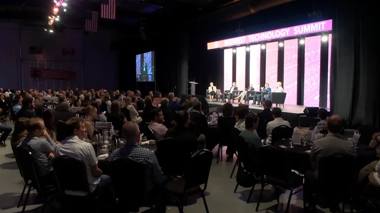 FM Chamber hosts Midwest Technology Summit on AI's role in workplaces and education