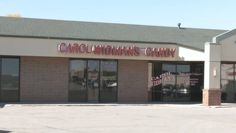 Carol Widman retires, hands Carol Widman's Candy Co. in Fargo to nephew Shawn Widman